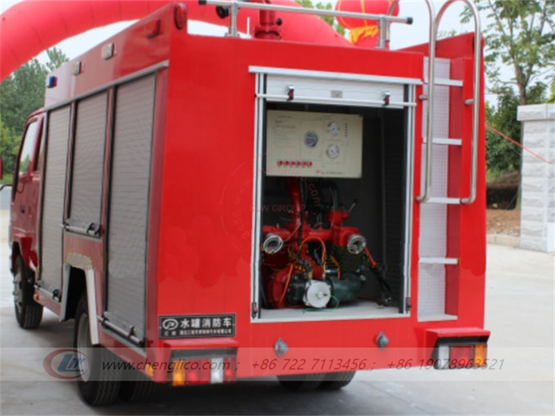 Water Fire Truck Isuzu (2,000L)