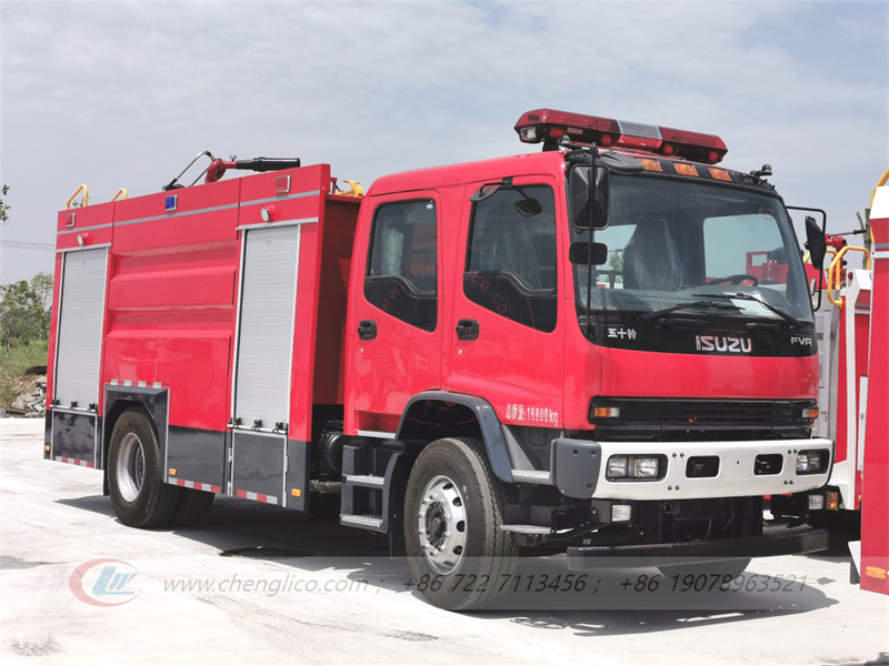 Isuzu nuevos camiones de bomberos acu&aacute;ticos FVR