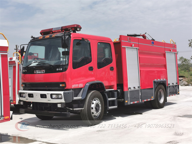 Isuzu nuevos camiones de bomberos acu&aacute;ticos FVR