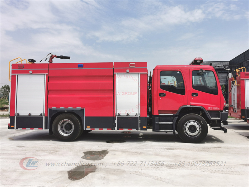 Isuzu nuevos camiones de bomberos acu&aacute;ticos FVR