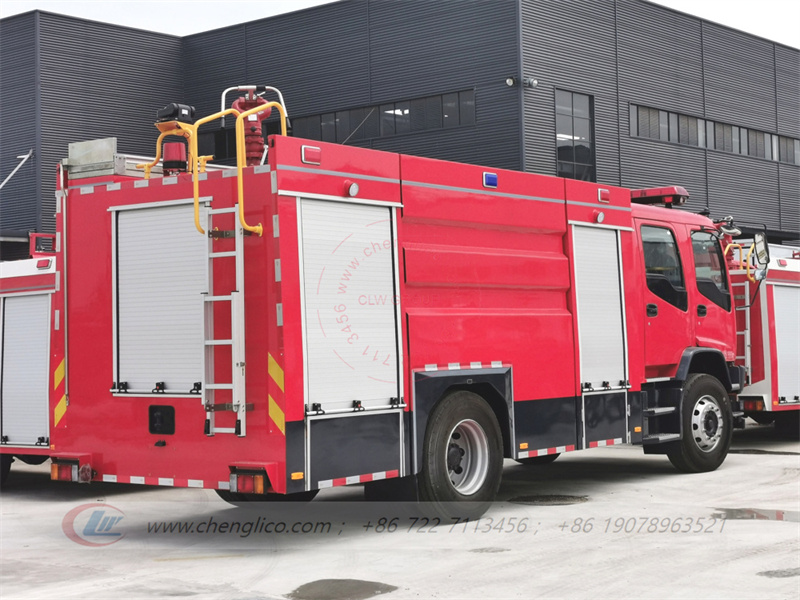 Isuzu nuevos camiones de bomberos acu&aacute;ticos FVR