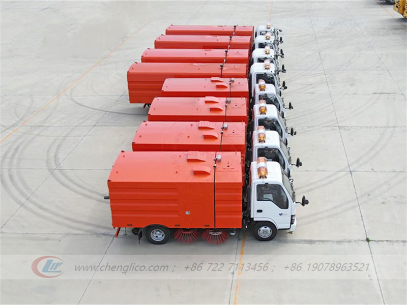 Isuzu Road sweeper