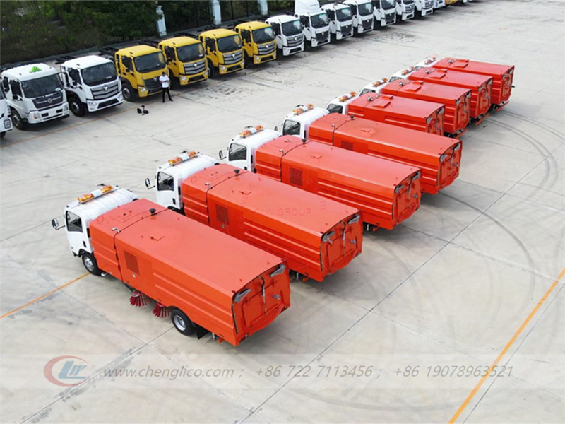 Isuzu Road sweeper