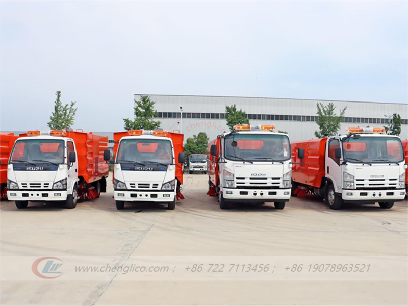 Isuzu Road sweeper