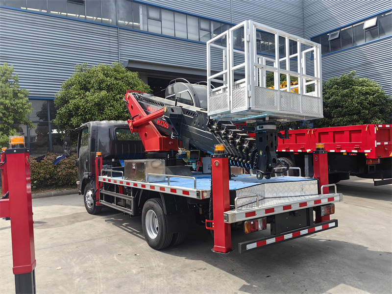 五十铃 KV100 21 米和 23 米高空作业平台